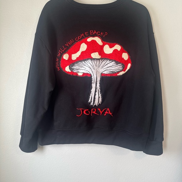 Jorya Black Crewneck Sweatshirt with Embroidered Patch - Picture 3 of 6